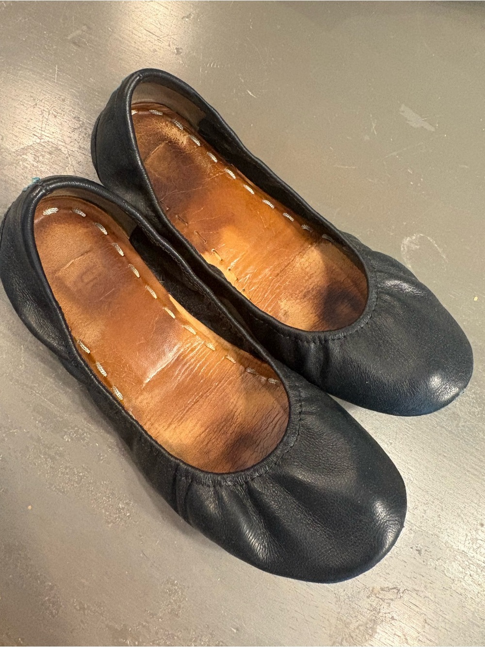 Women’s tieks Black Leather Ballet Flats - size 7